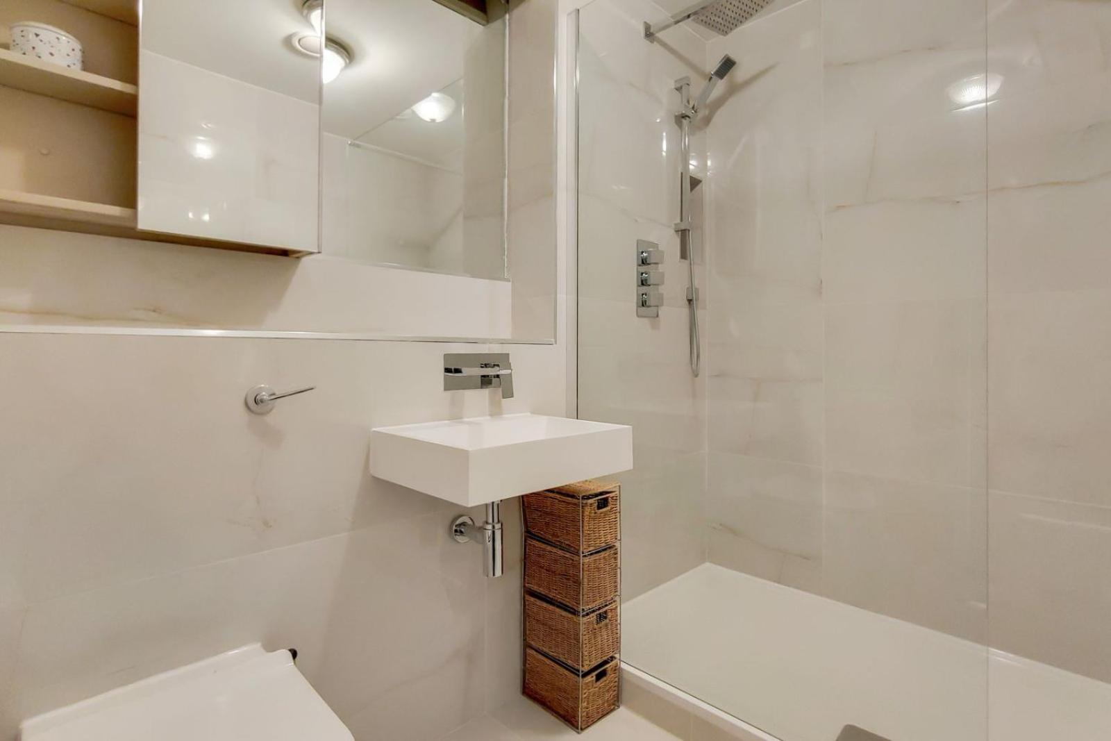 South Kensington - Point West Residences London Ngoại thất bức ảnh